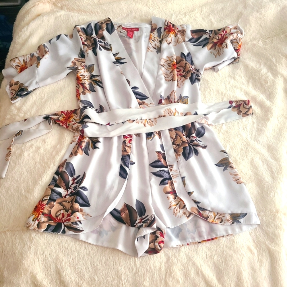 Saks Fifth Ave floral romper (M)
